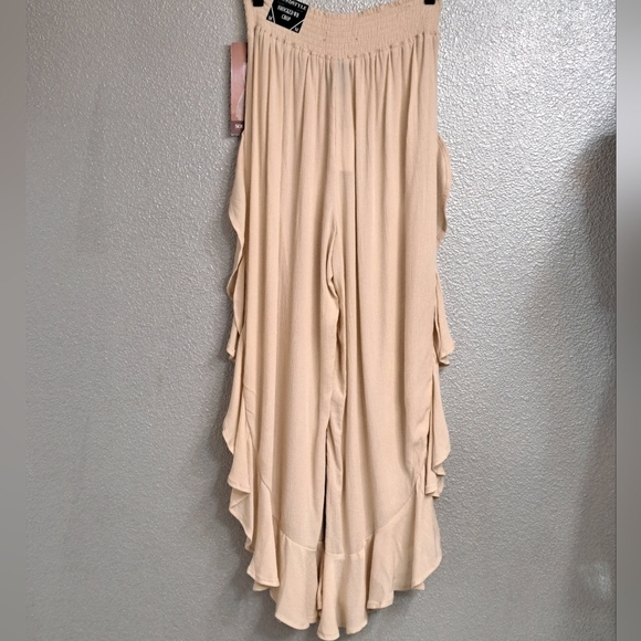 NWT Sound/Style Women's Crop Pants With A Open Ruffle On The Sides  Size M - Picture 8 of 10